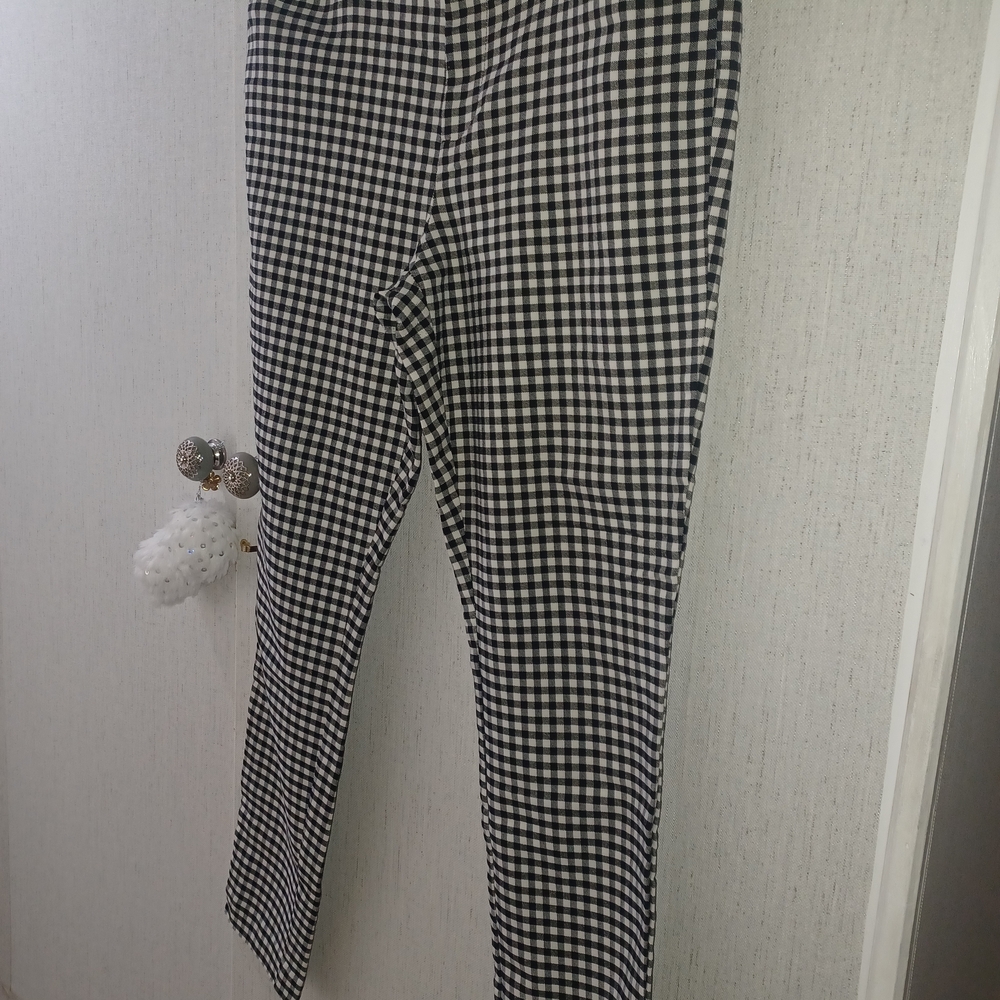 GAP Monochrome Checkered Ankle Pants